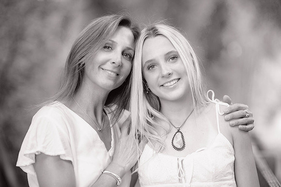 bwlightermomdaughterDSC_8974