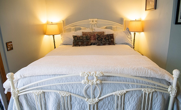 BLUEWHITEBED2